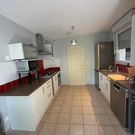 Rez De Jardin Avec Garage Апартаменты Ним